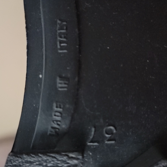 Burberry Rain Boots FIRM PRICE - Picture 5 of 11